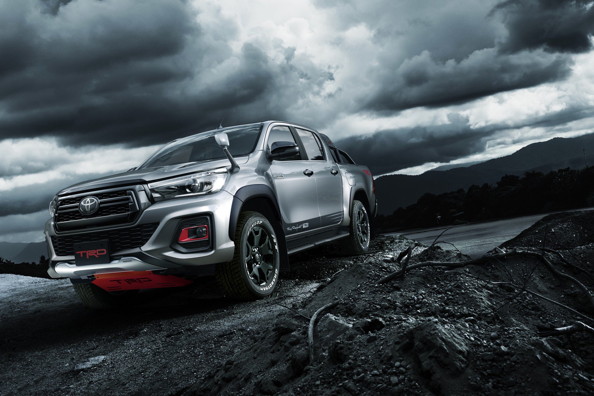 toyota hilux trd