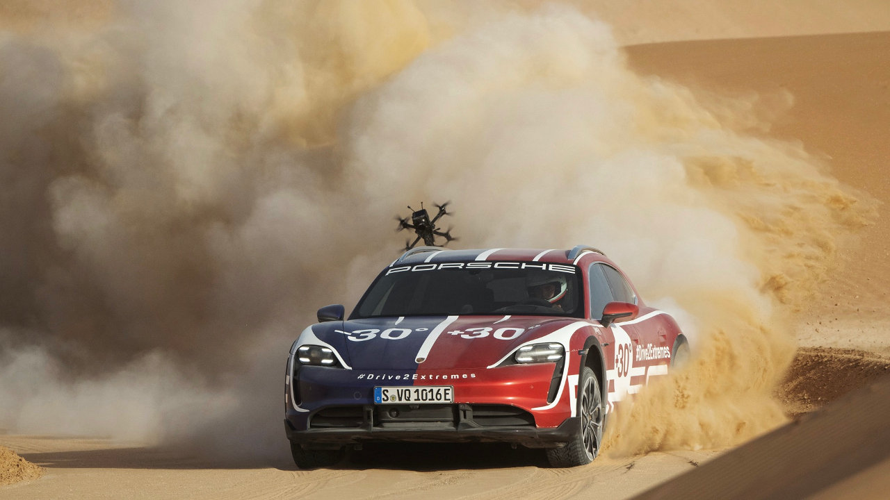 Porsche Taycan Cross Turismo video 2021