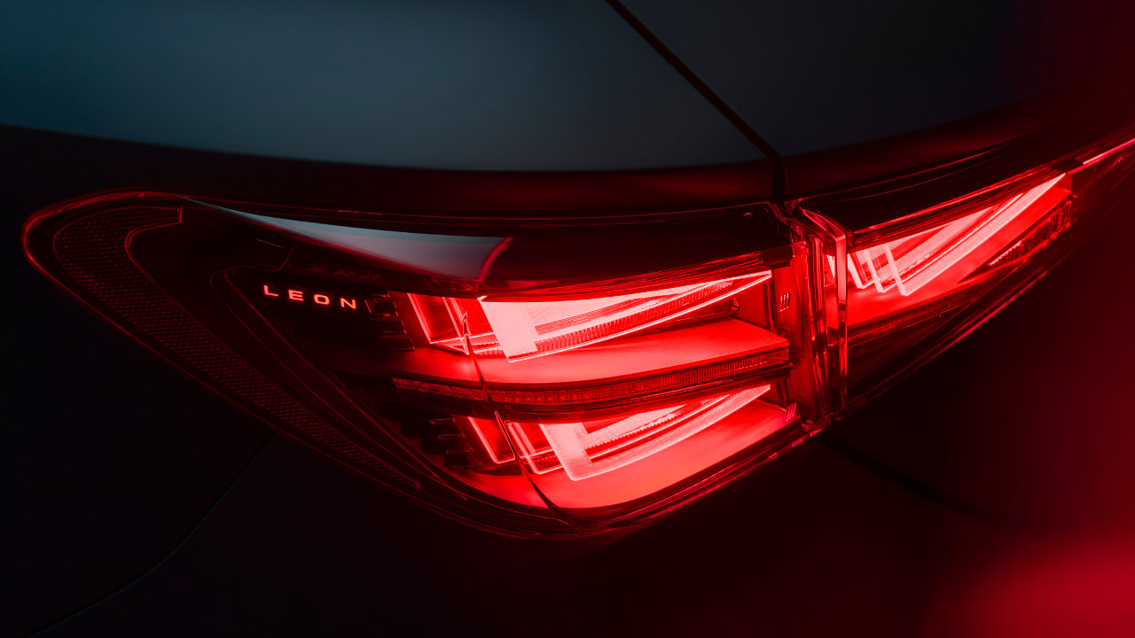 Cupra teaser φωτογραφίες Formenotor και Leon