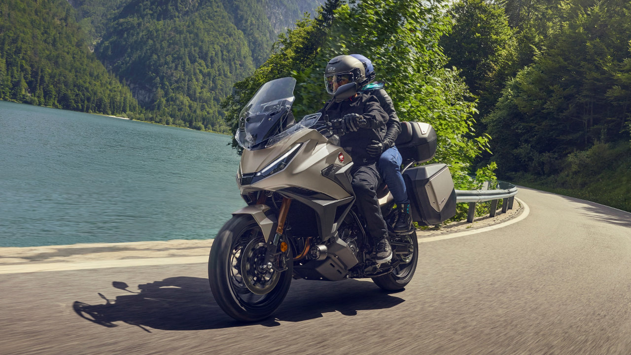 25YM Honda NT1100