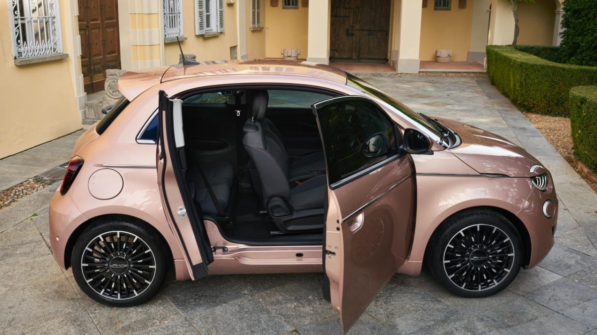 νέο ηλεκτρικό Fiat 500 3+1 2020