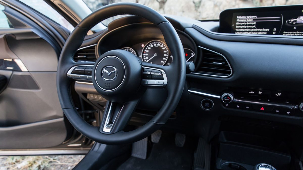 2020_mazda_cx_30_traction_test-41