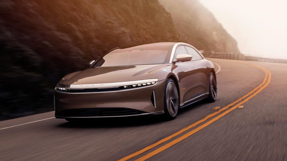 2021-Lucid-Air-paragogis