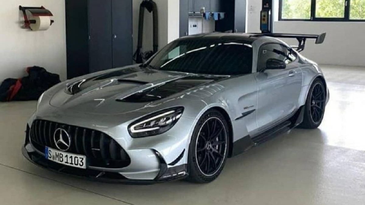 2021-mercedes-amg-gt-black-series-leaked-2