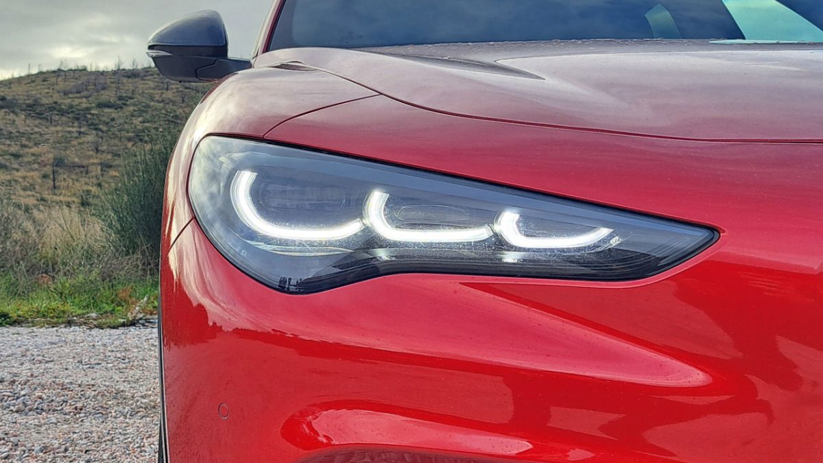 Alfa-Romeo-Stelvio(4)