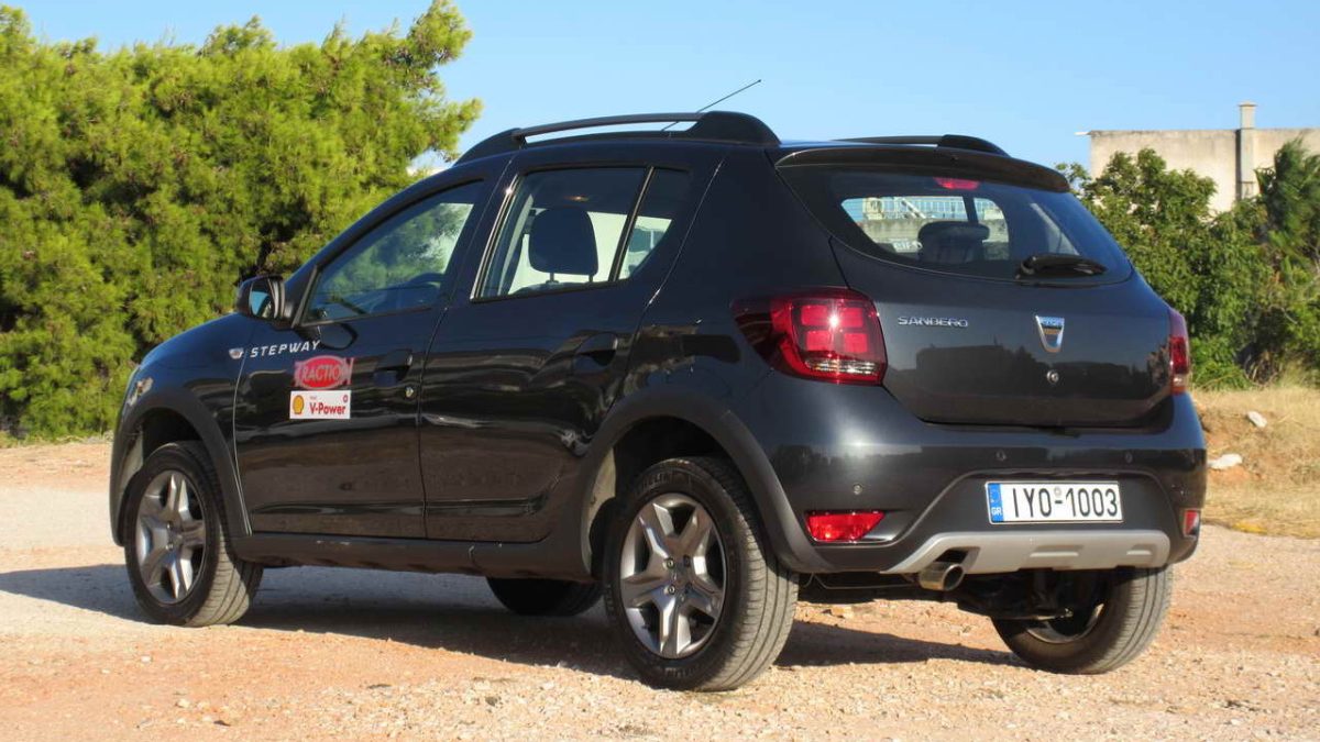 Dacia_SanderoStepway90_40
