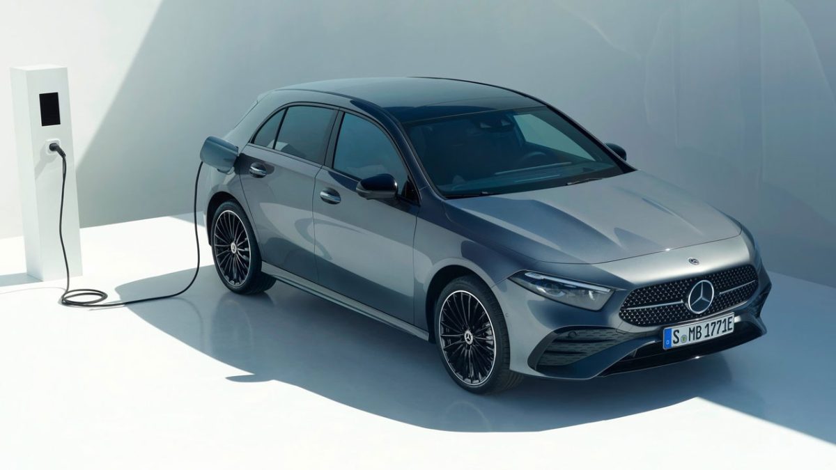 MERCEDES_ACLASS_ADV (6)