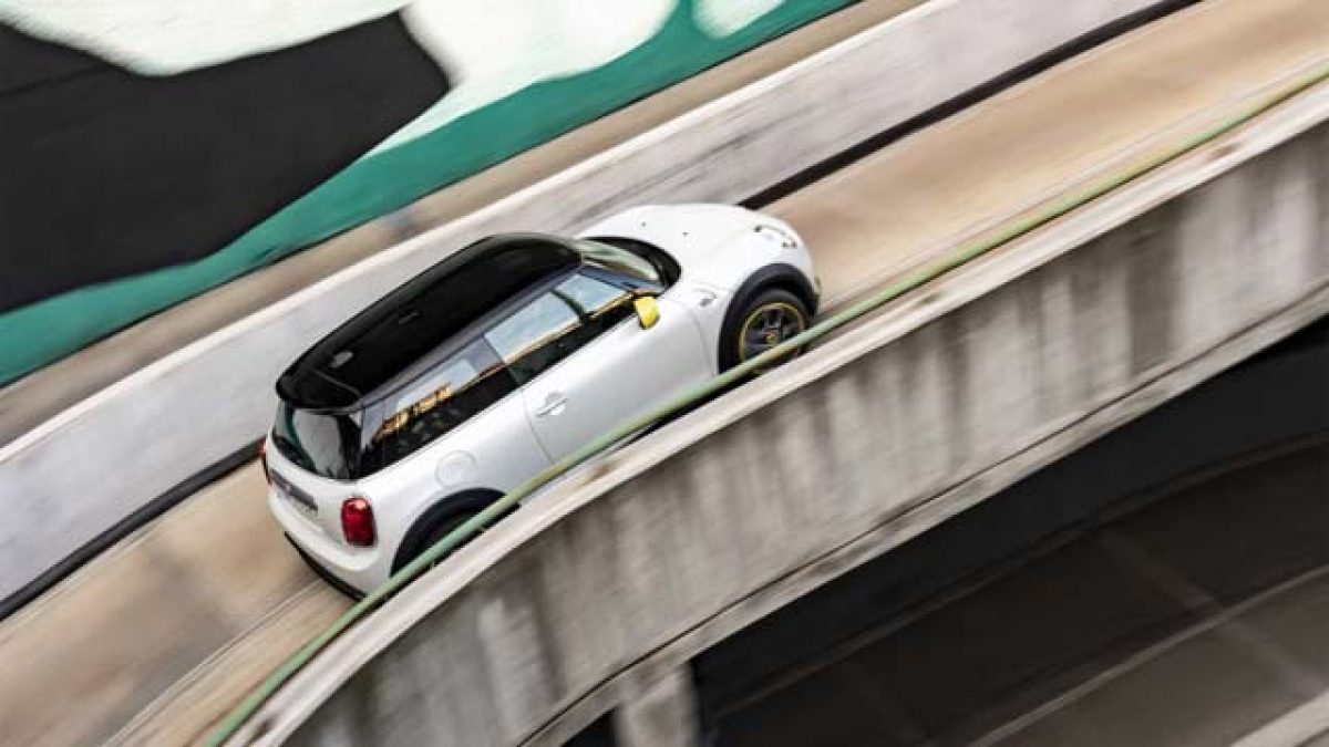 MINI_COOPER_SE