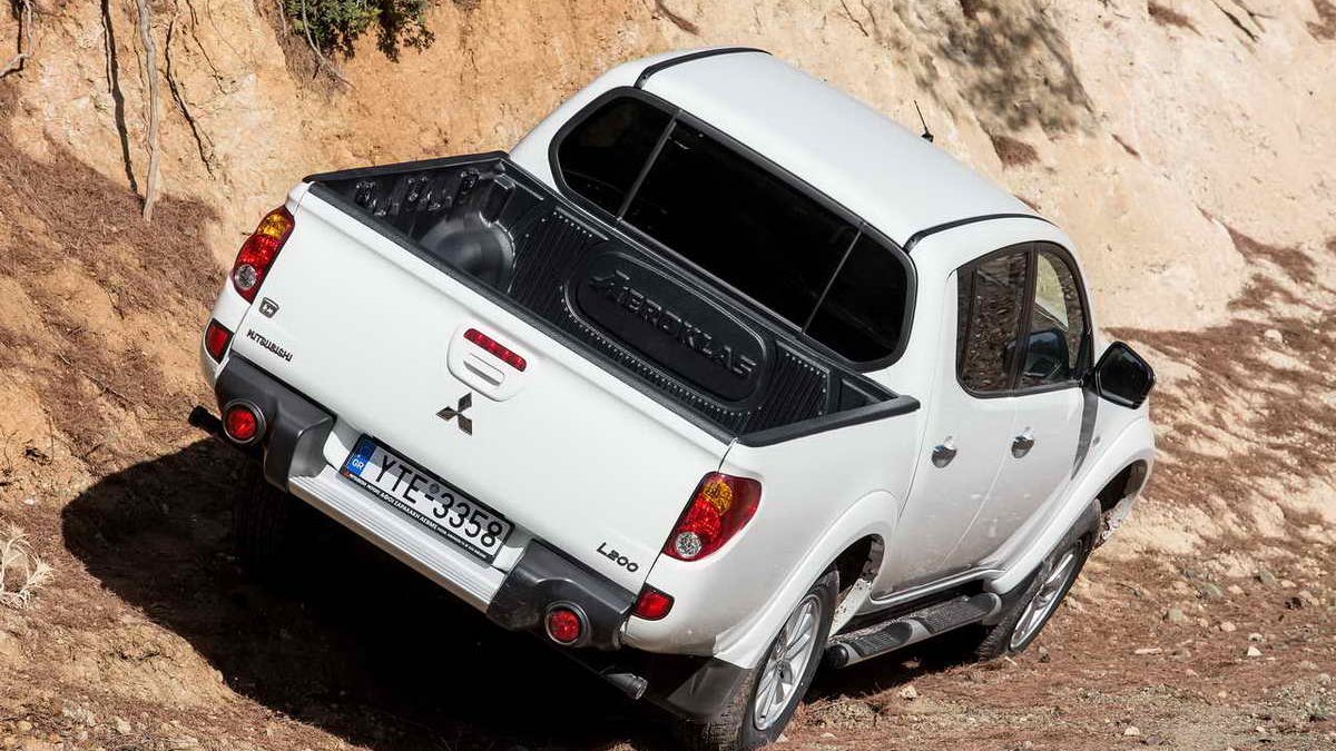 Mitsubishi_L200_01