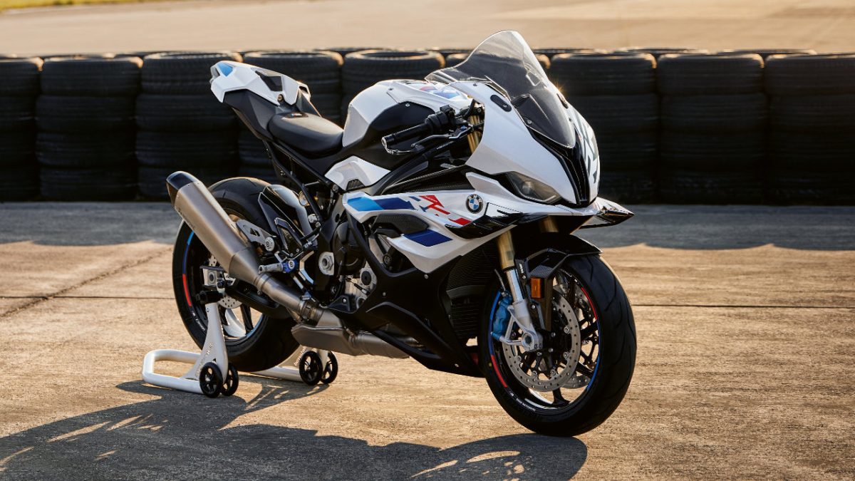 P90480036_highRes_the-new-bmw-s-1000-r-02