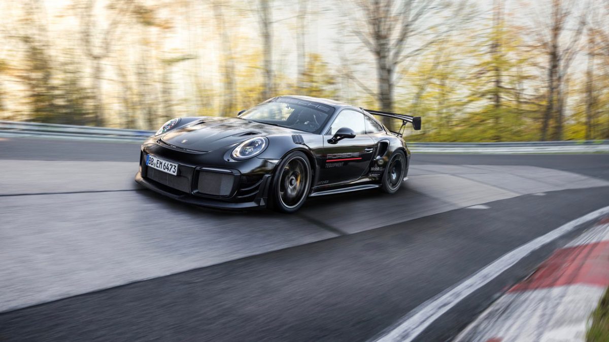 Porsche-911-GT2-RS_03
