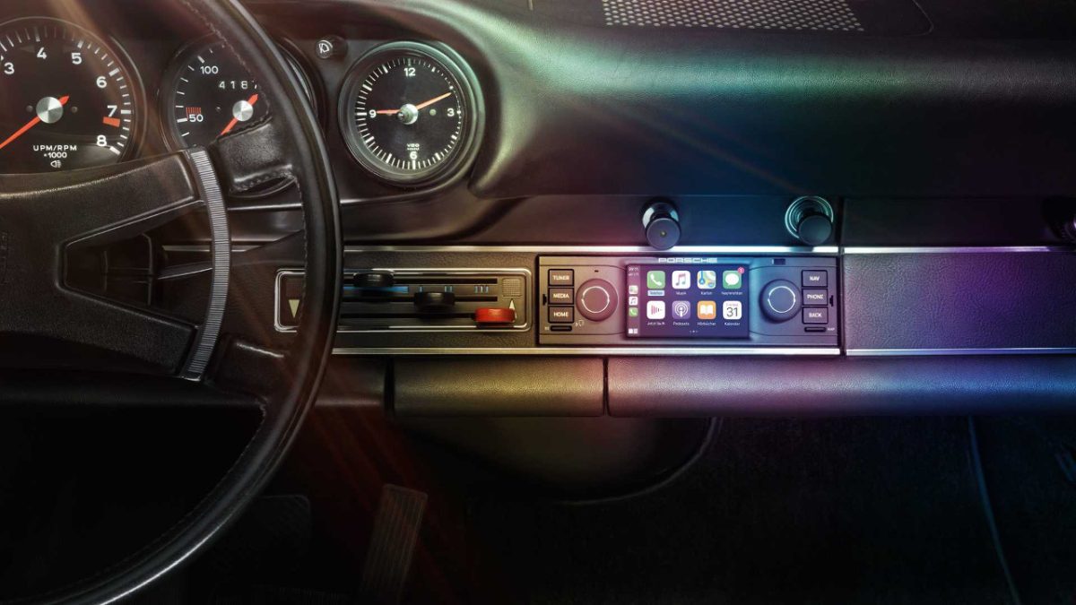 Porsche Classic communication management multimedia system
