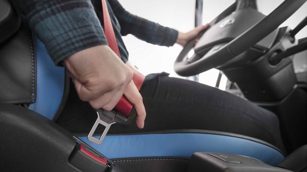 Volvo_SeatBelts02