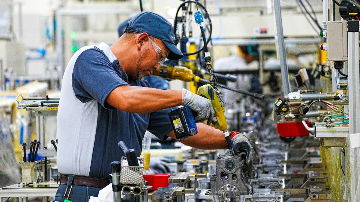 Εργοστάσιο Nissan Yokohama ορόσημο παραγωγή; 2023