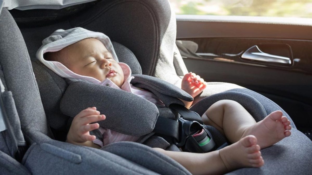 bebe_car_sleep