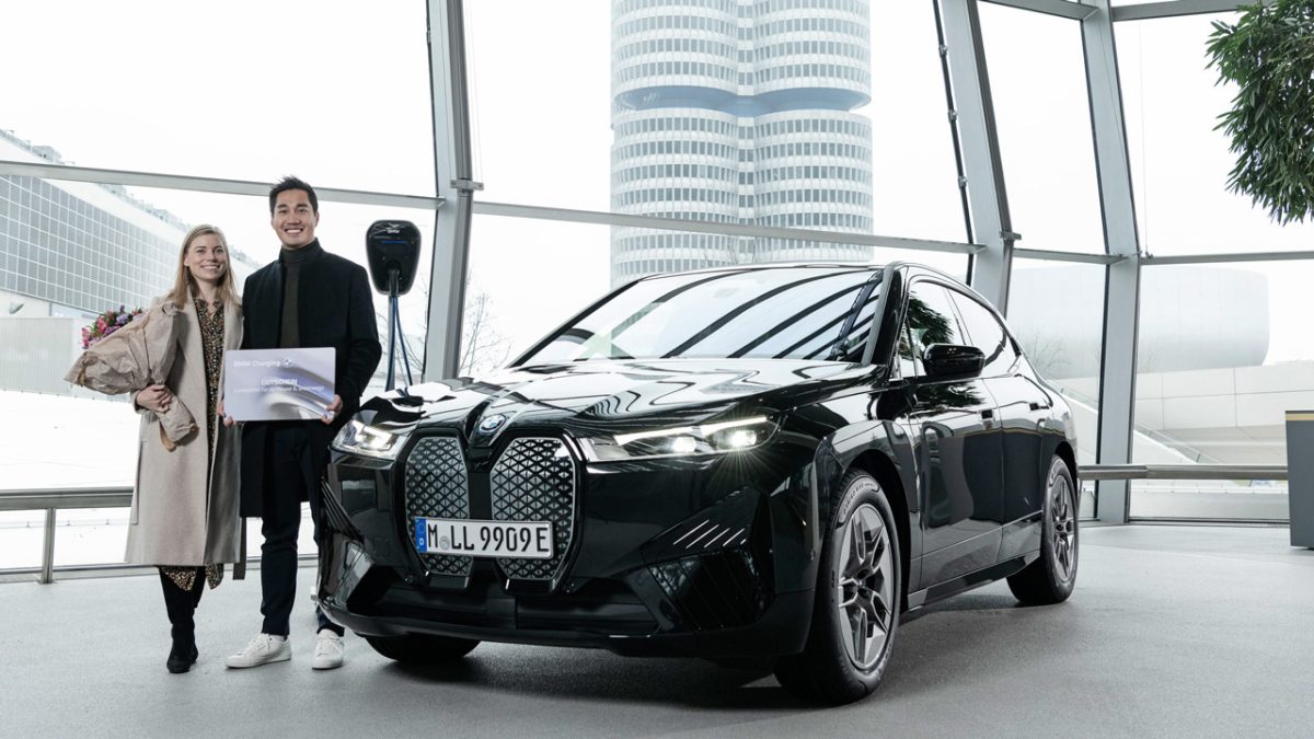 BMW iX