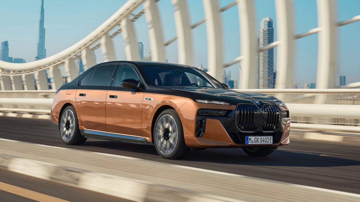 Νέα BMW i7 M70 xDrive 2023