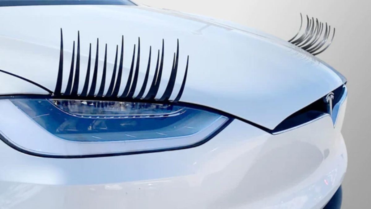 eyelashes
