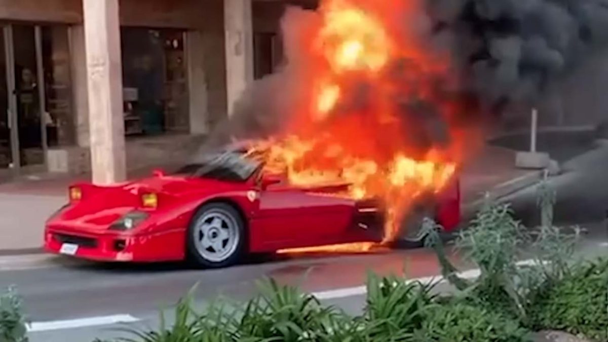 ferrari_f40_fire