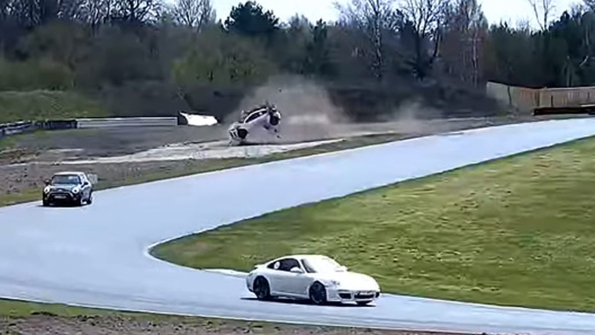 gr_yaris_crash