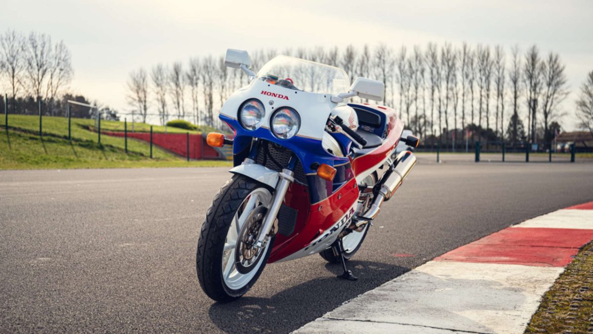 honda-vfr750r-timi-rekor-02