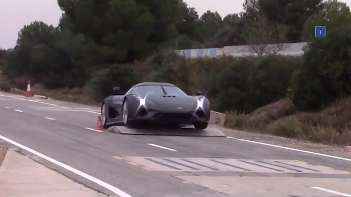 supercar tests koenigsegg