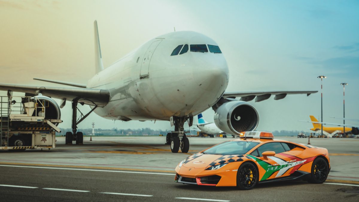 lamborghini_huracan_follow_me_car_aerodromio-8