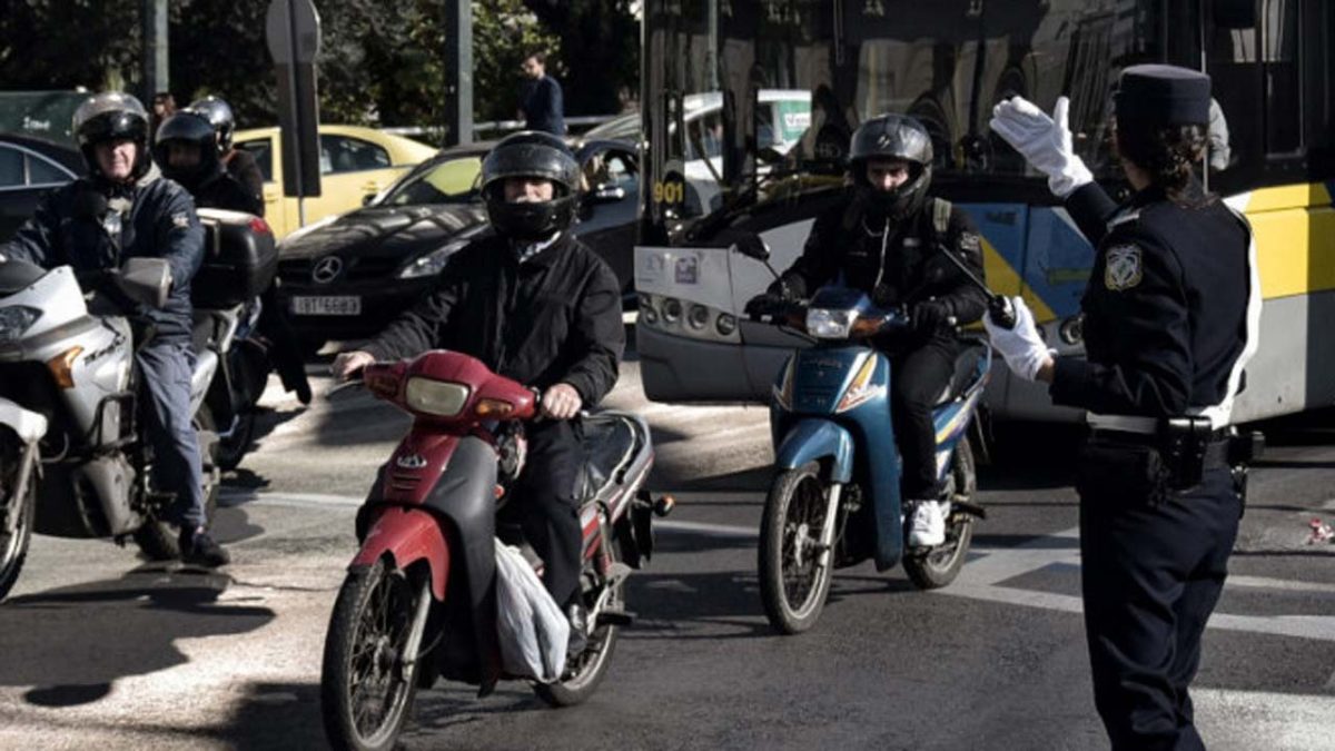 Οδήγηση μοτοσικλέτας με δίπλωμα αυτοκινήτου