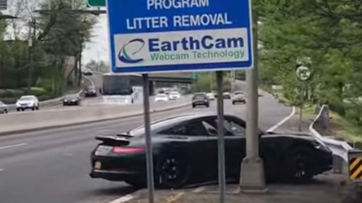porsche_crash