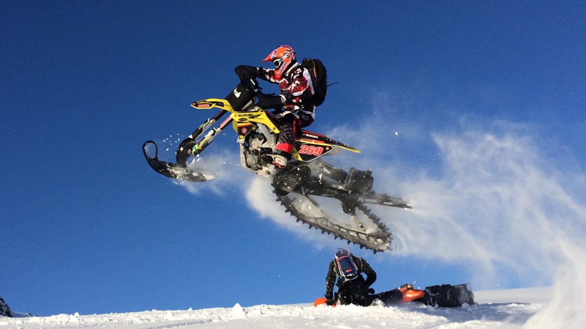 snowmobiles_2
